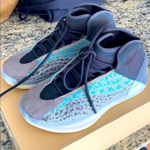 Yeezy QNTM made by Adidas SZ 7 1/2